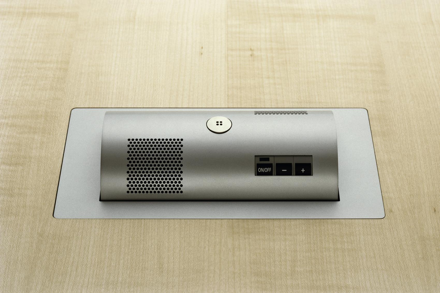 LOGON TABLES by Wilkhahn 017